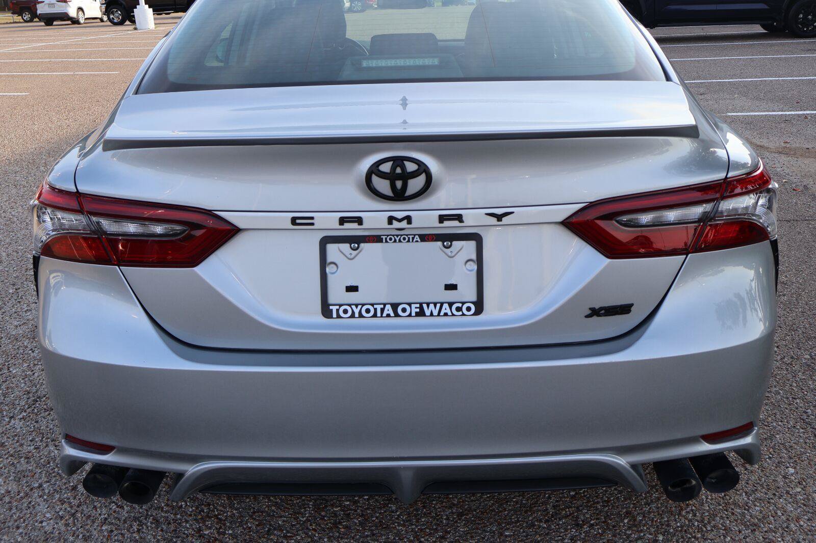Used 2022 Toyota Camry XSE FWD image 4