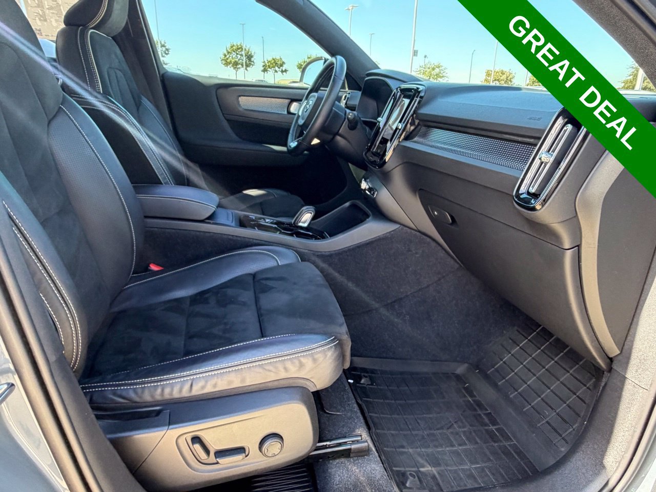 Used 2021 Volvo XC40 T5 R-Design w/ Advanced Package AWD/4WD image 37