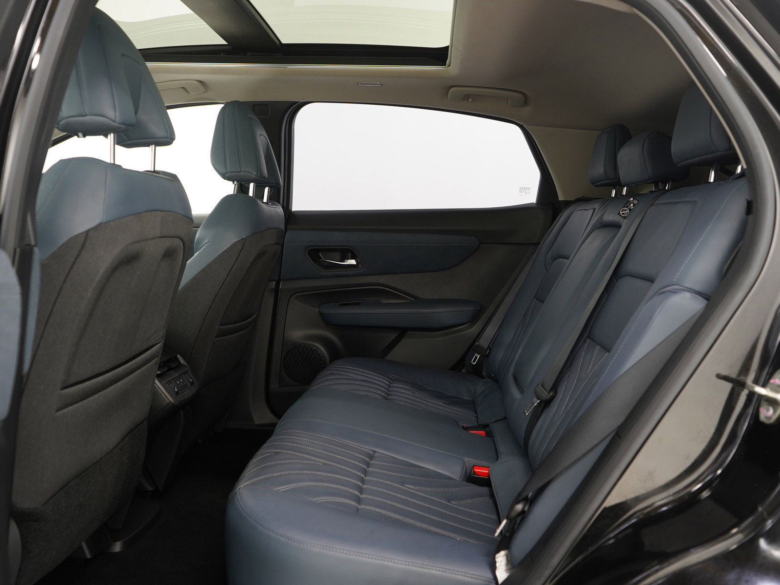 Used 2023 Nissan Ariya image 17