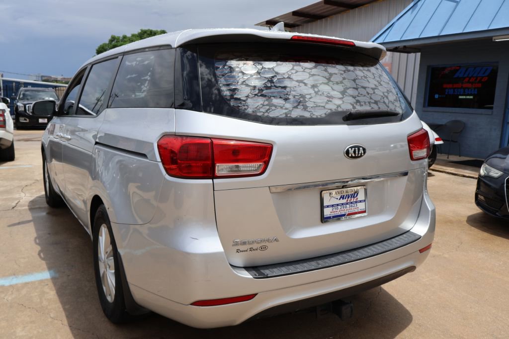 Used 2016 Kia Sedona L FWD image 5