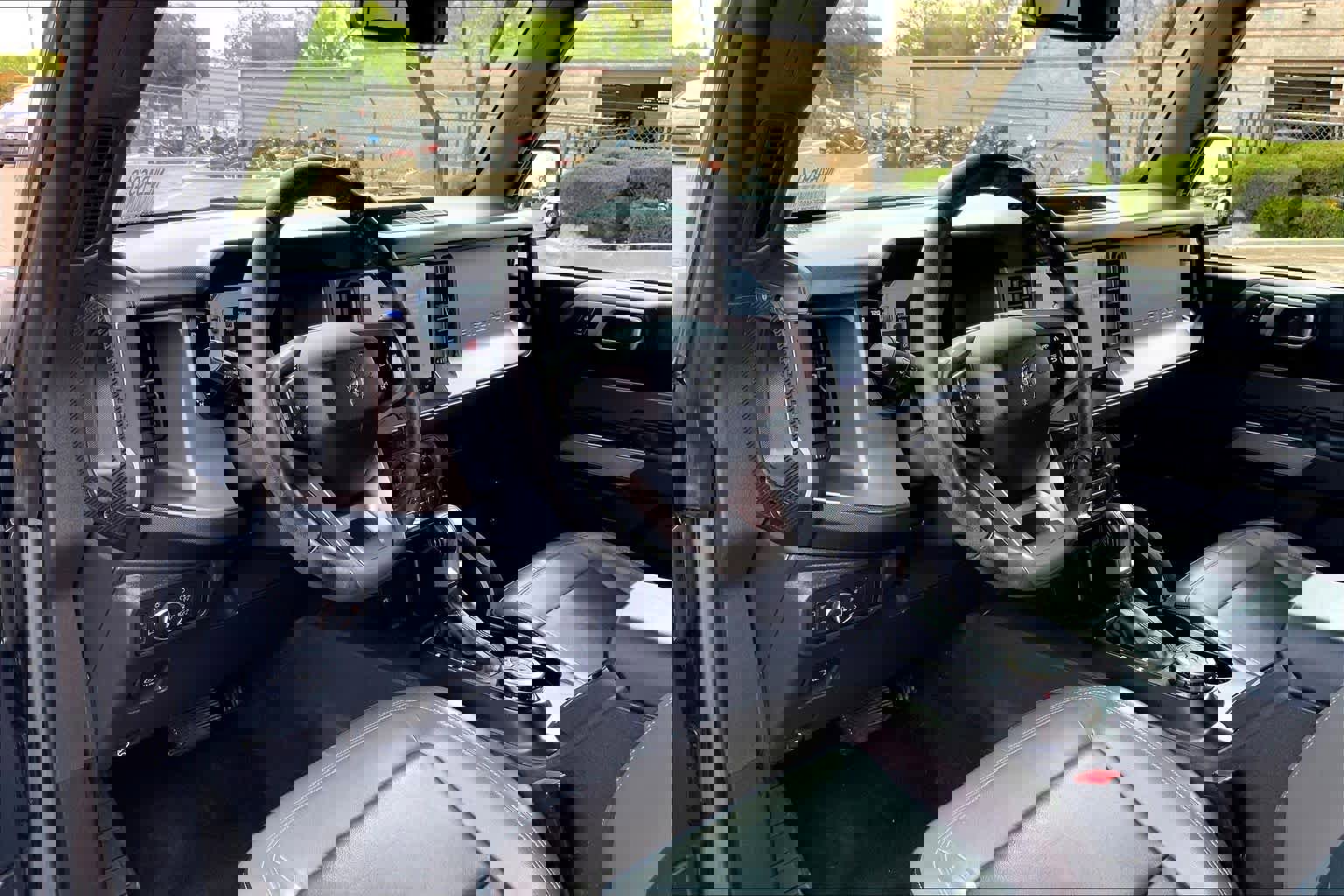 Used 2022 Ford Bronco Outer Banks AWD/4WD image 17