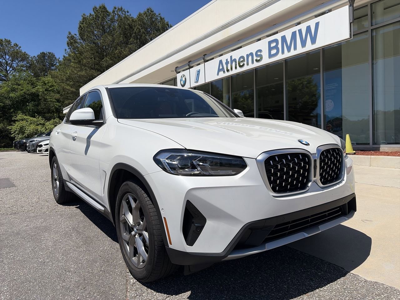 Used 2025 BMW X4 xDrive30i AWD/4WD image 1