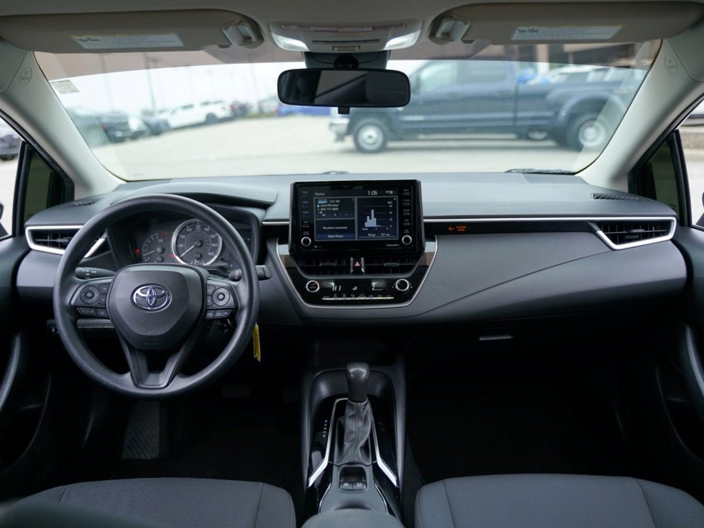 Used 2022 Toyota Corolla LE image 11