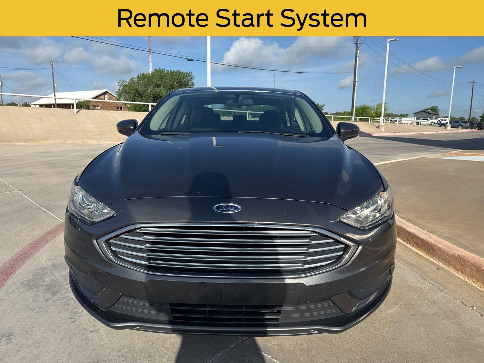 Used 2018 Ford Fusion SE w/ Fusion SE Technology Package image 8