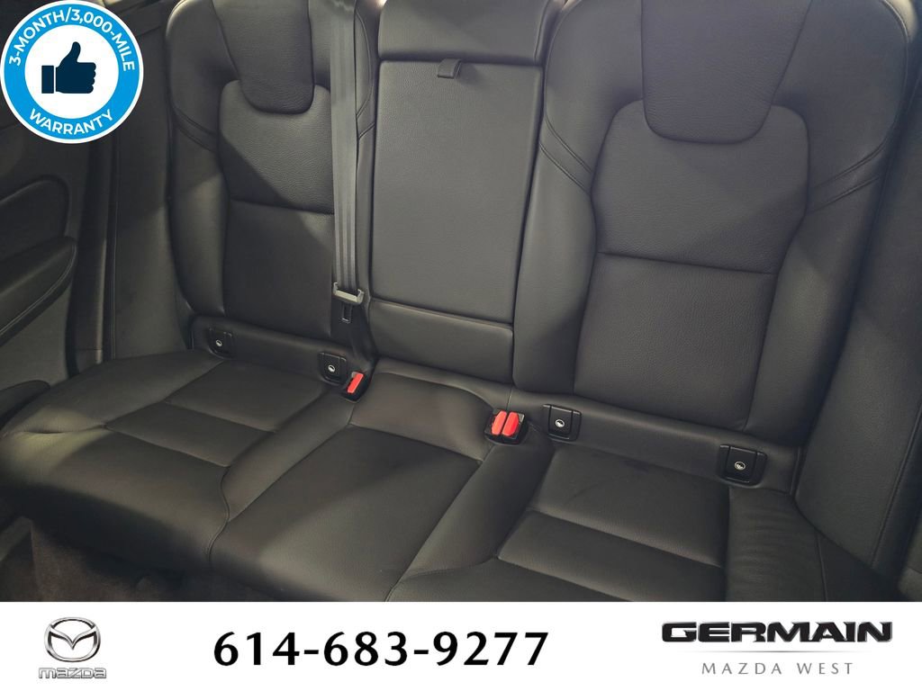 Used 2023 Volvo XC60 B5 Plus image 19