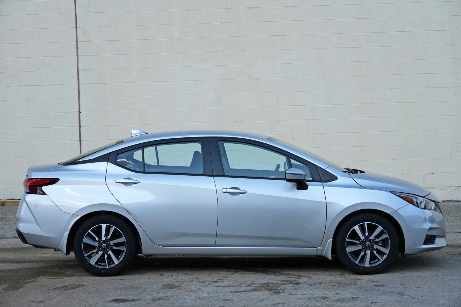 Used 2021 Nissan Versa SV FWD image 45