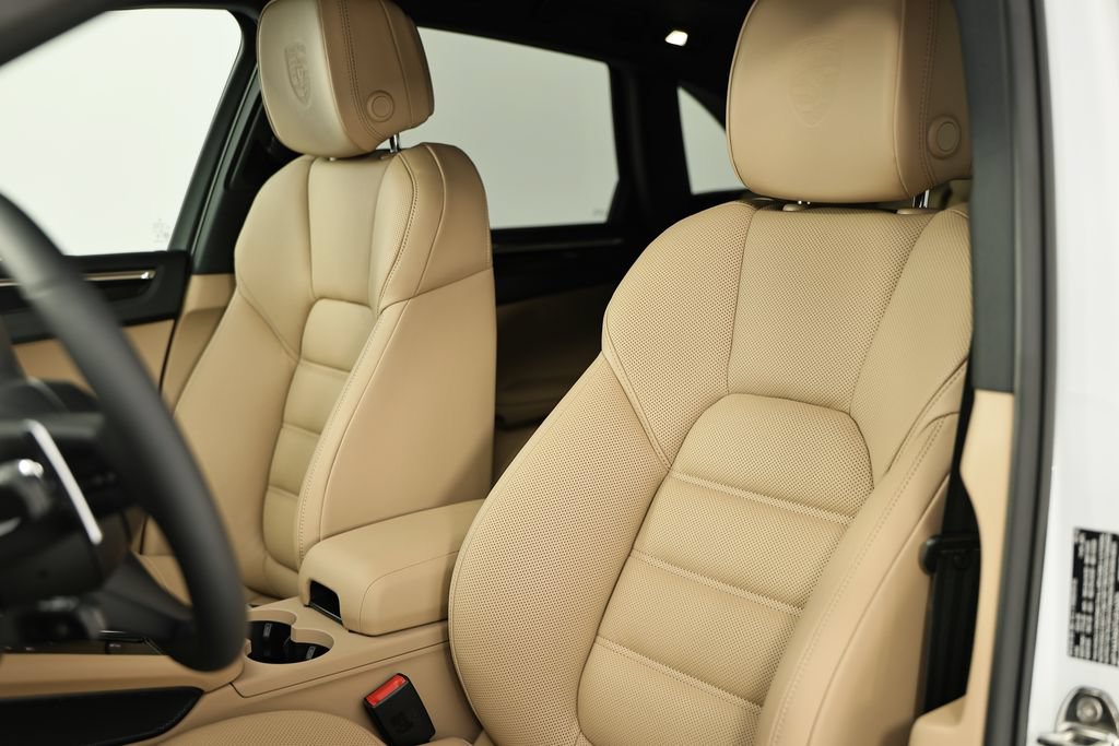 New 2026 Porsche Macan AWD/4WD image 24