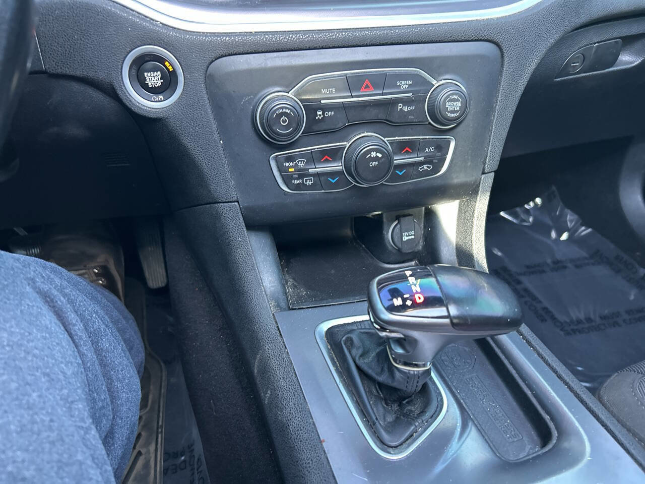 Used 2019 Dodge Charger SXT image 18