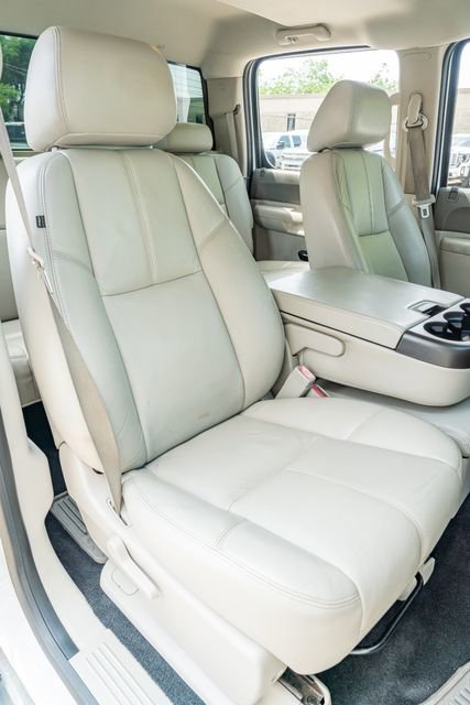 Used 2014 Chevrolet Silverado 2500 LT w/ Interior Plus Package AWD/4WD image 45