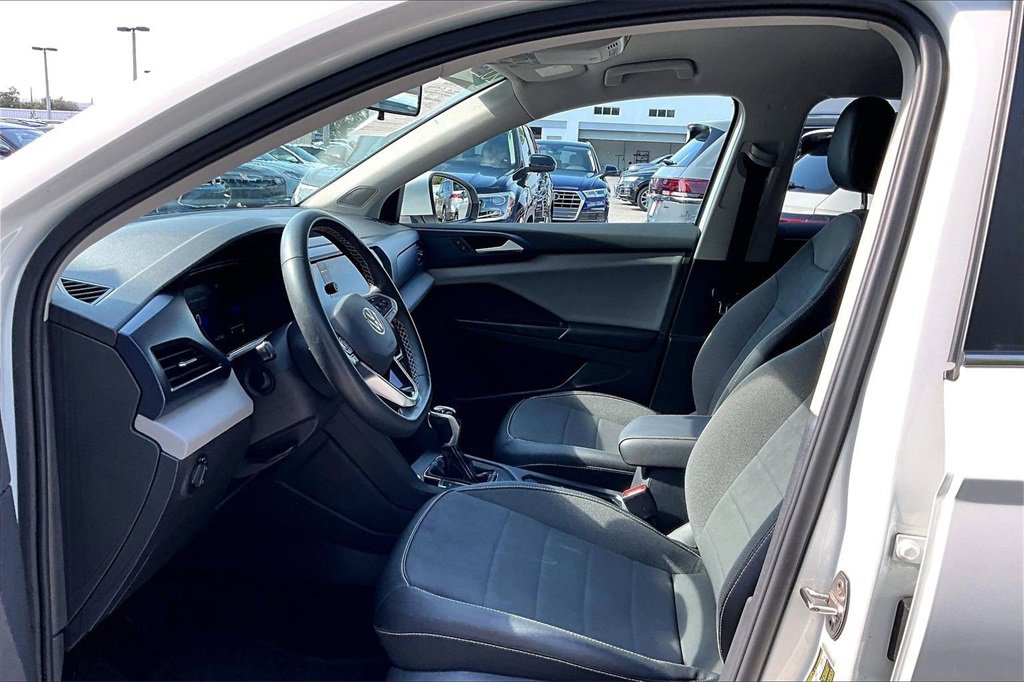 Certified 2022 Volkswagen Taos SE image 21