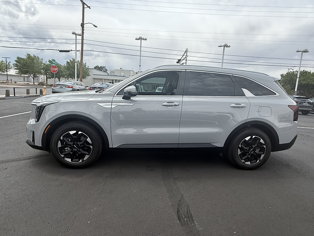 Used 2025 Kia Sorento S w/ Panoramic Sunroof Package FWD image 8