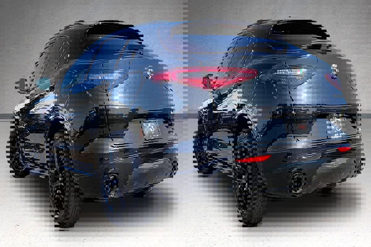 Used 2020 Alfa Romeo Stelvio Sport w/ Quick Order Package 22K Sport image 3