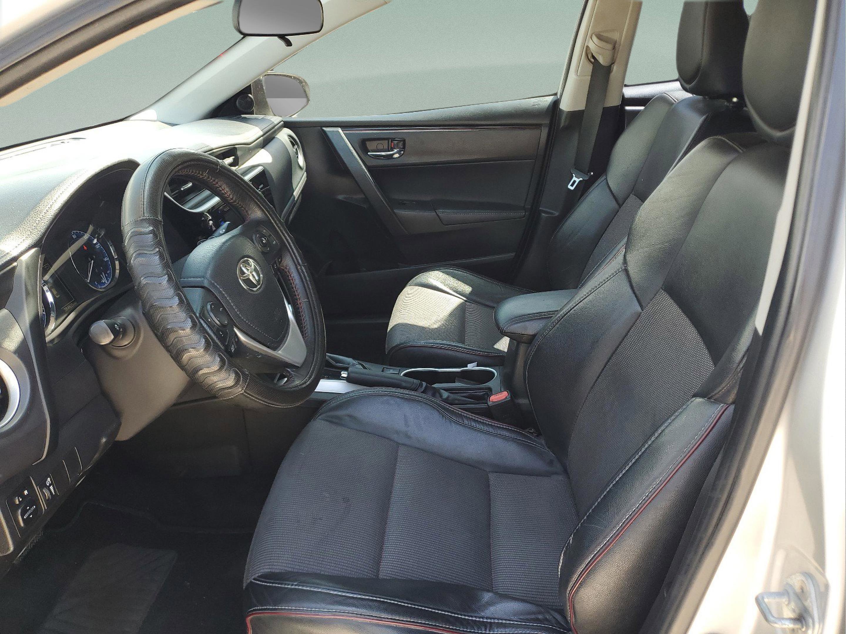 Used 2017 Toyota Corolla SE 50th Anniversary FWD image 15