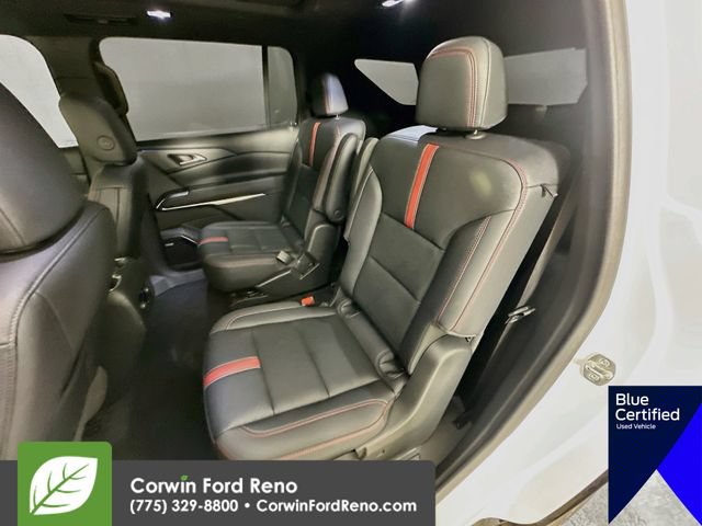 Used 2024 Chevrolet Traverse RS w/ LPO, Floor Liner Package AWD/4WD image 30