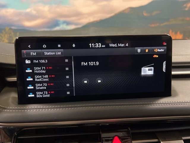 Used 2025 Genesis G70 2.5T image 32