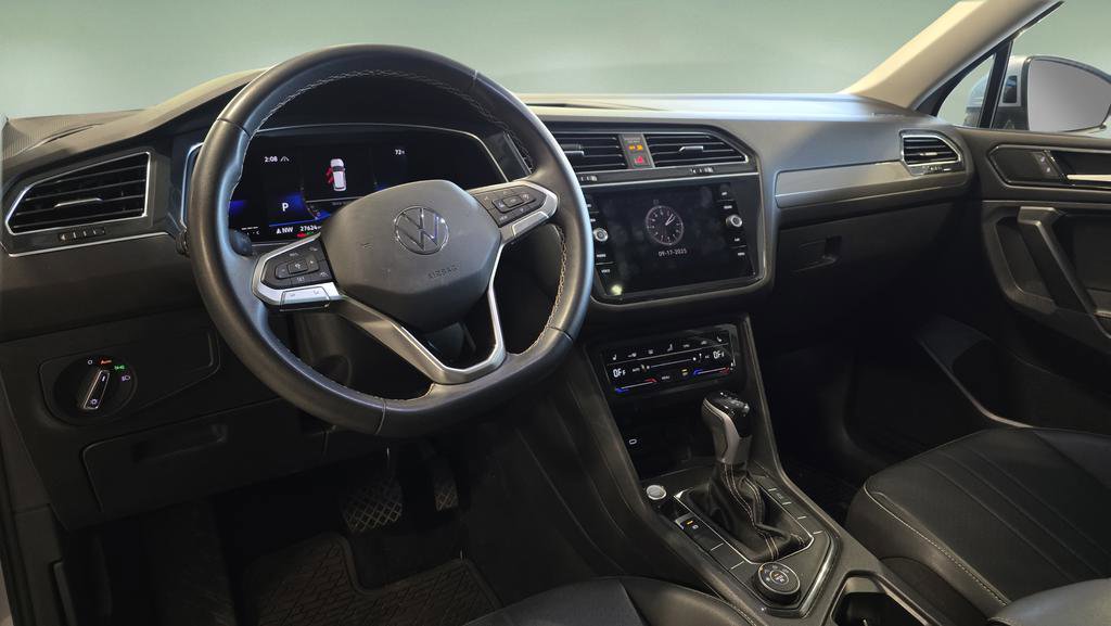 Used 2022 Volkswagen Tiguan SE image 25