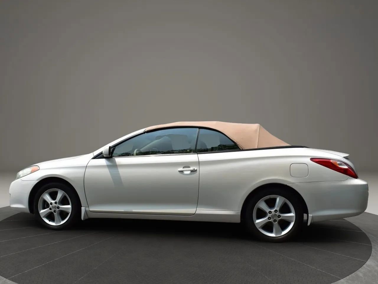Used 2005 Toyota Solara SLE image 8