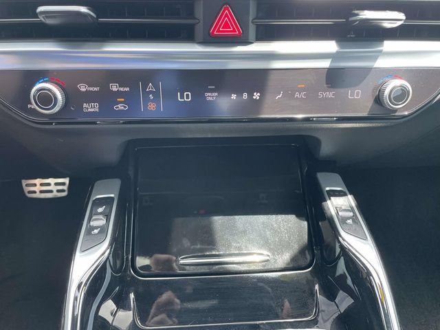Certified 2025 Kia Sorento SX Prestige AWD/4WD image 30