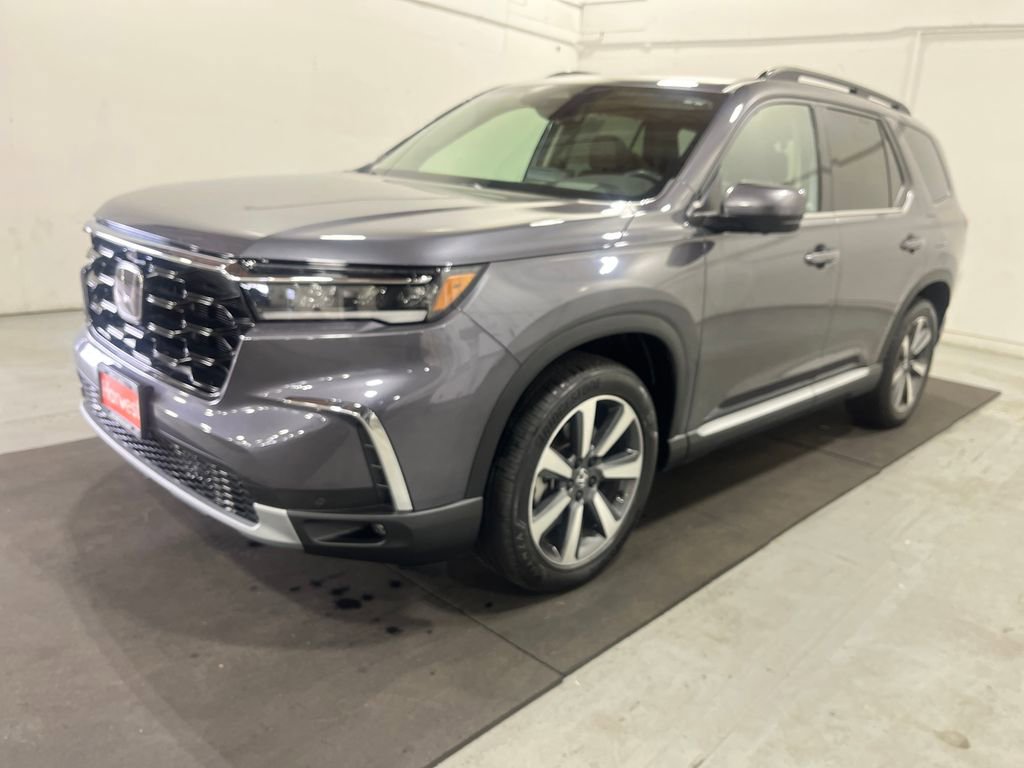 Used 2023 Honda Pilot Elite image 3