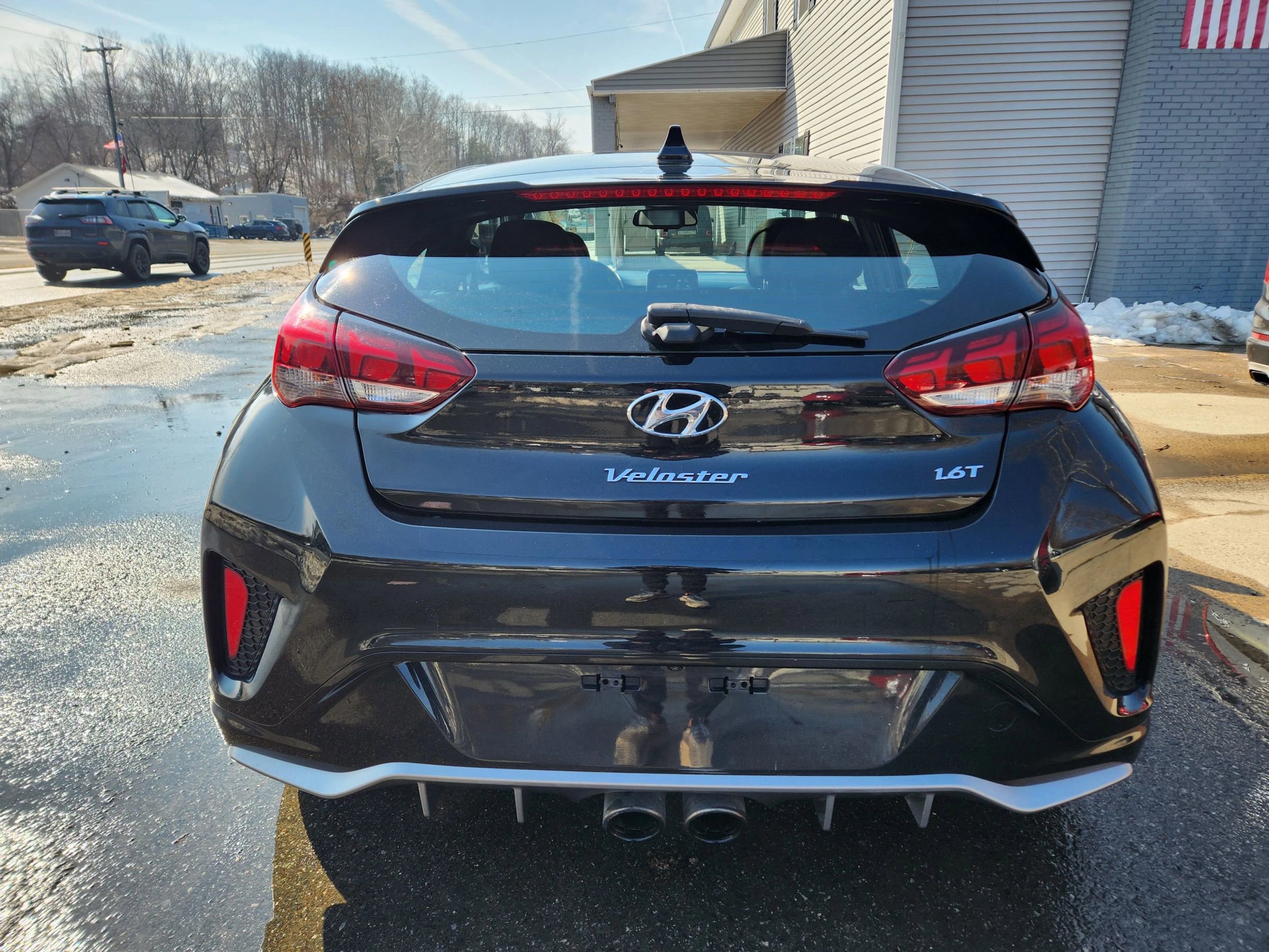Used 2020 Hyundai Veloster Turbo image 9