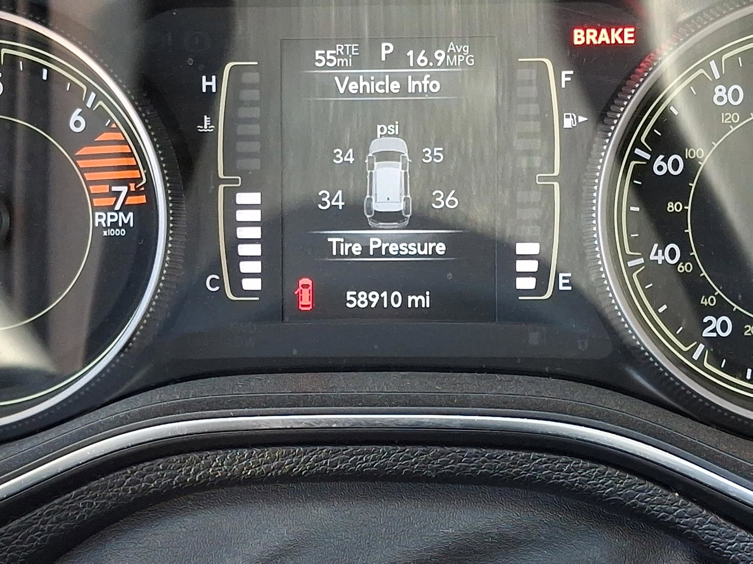 Certified 2019 Jeep Cherokee Latitude Plus AWD/4WD image 20