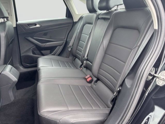 Used 2024 Volkswagen Jetta SE FWD image 36