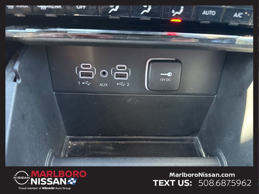 Used 2023 Jeep Grand Cherokee Limited image 29