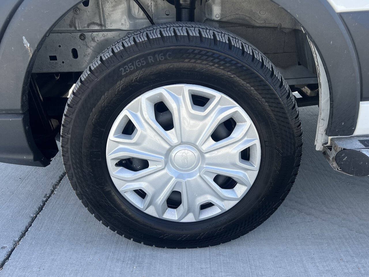 Used 2025 Ford Transit 250 Low Roof w/ Exterior Upgrade Package RWD image 16