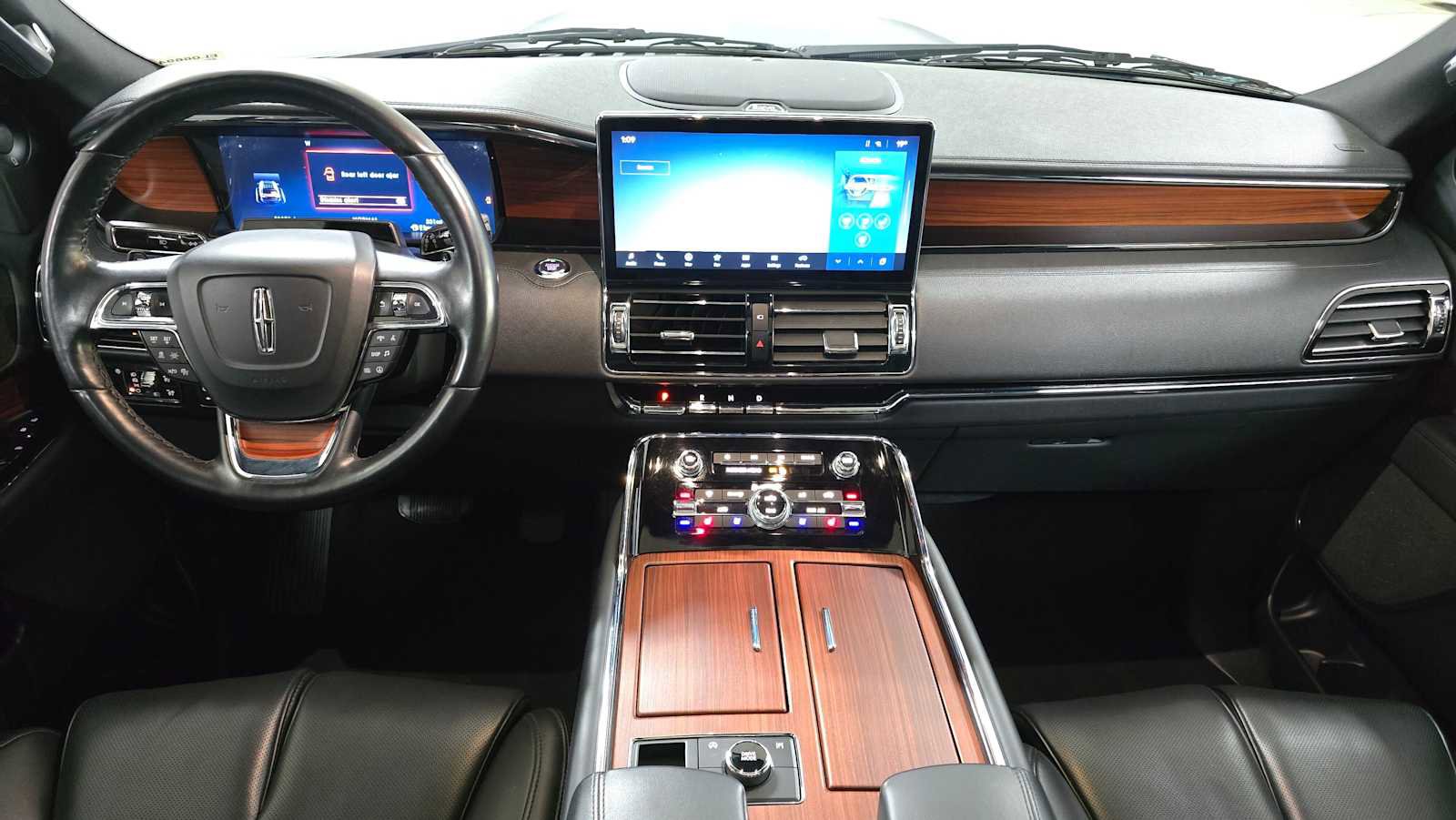 Used 2024 Lincoln Navigator L Premiere image 20