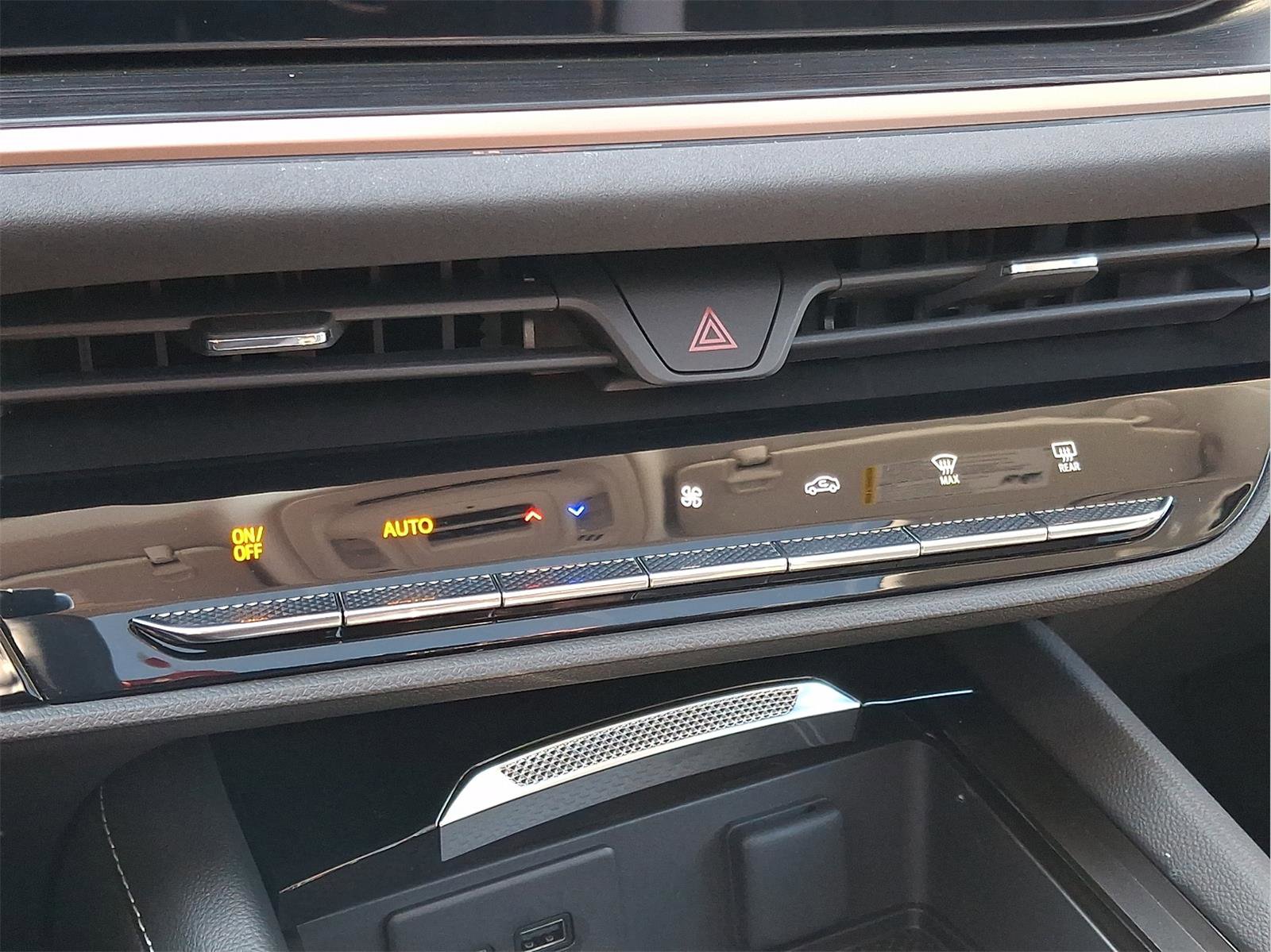 Used 2024 Buick Envision Sport Touring image 16