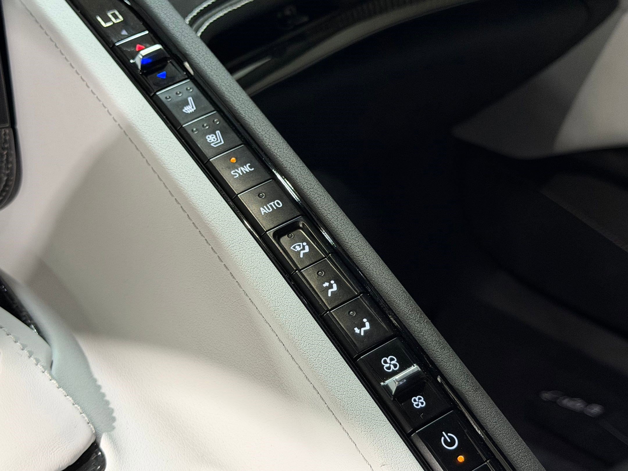 Used 2024 Chevrolet Corvette Stingray Preferred Cpe w/ Z51 Performance Package image 41