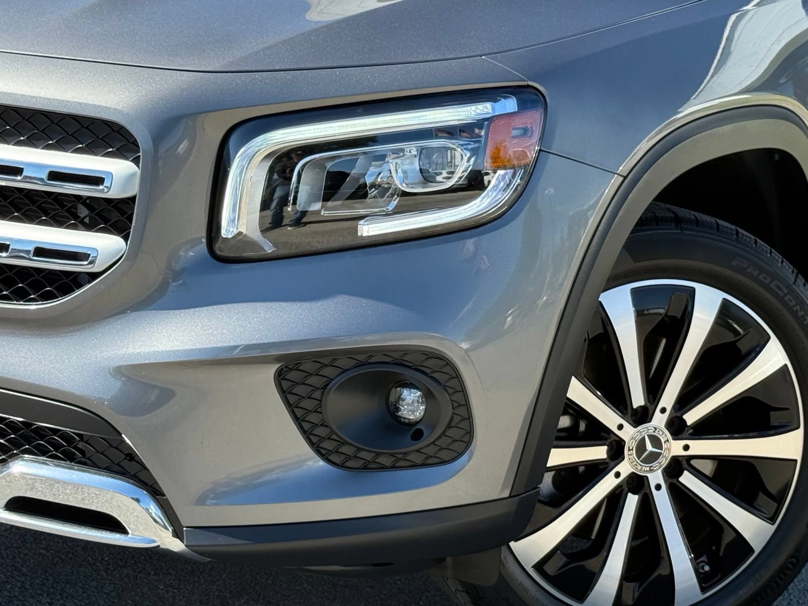 Used 2021 Mercedes-Benz GLB 250 image 3