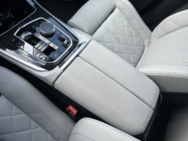 Used 2025 BMW X5 sDrive40i w/ M Sport Package RWD image 21