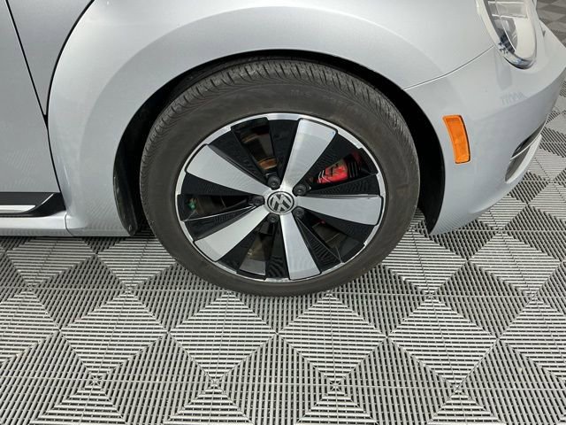 Used 2013 Volkswagen Beetle 2.0T image 14