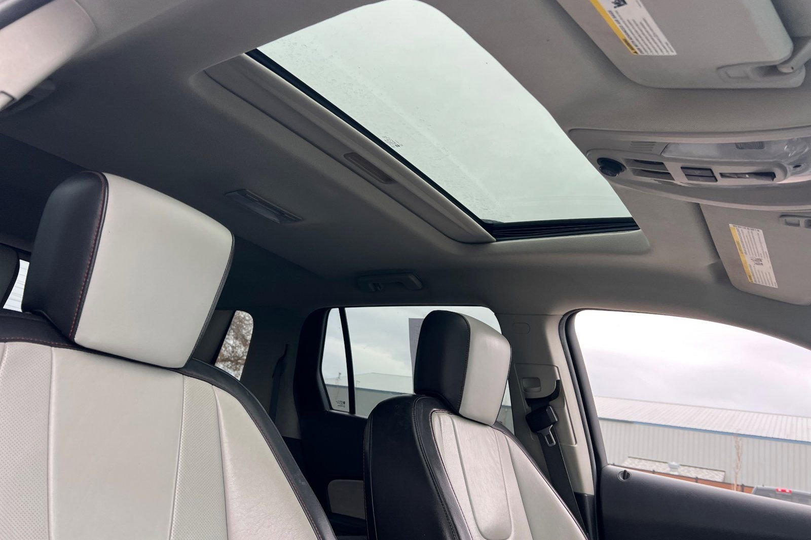 Used 2011 GMC Terrain SLT image 14