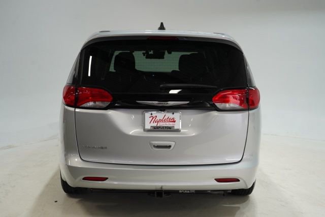 Used 2023 Chrysler Voyager LX FWD image 7