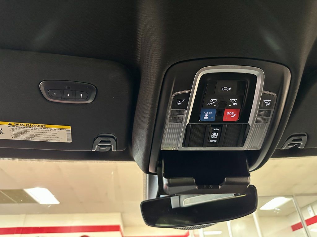 Used 2022 RAM 1500 Laramie AWD/4WD image 38