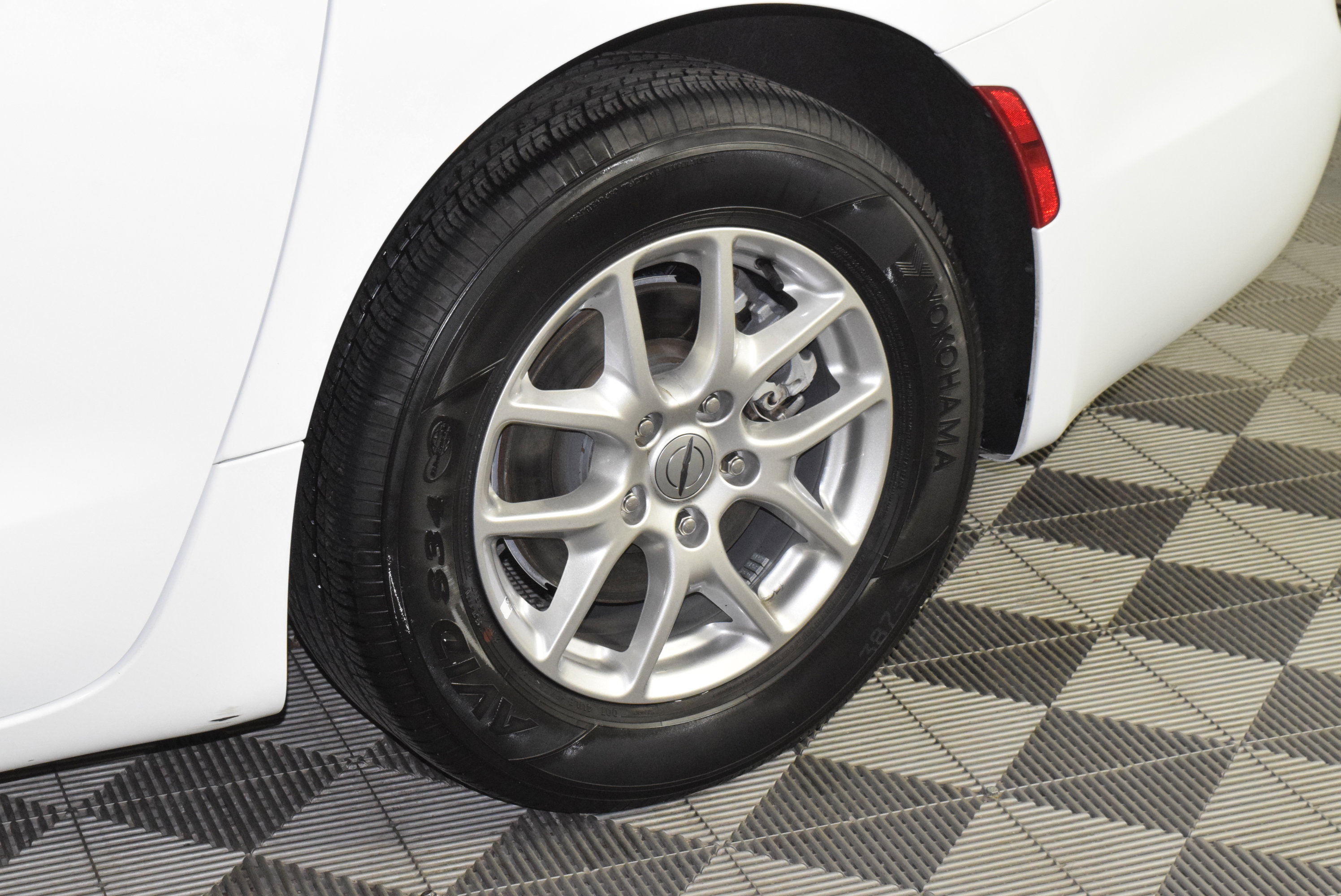 Used 2024 Chrysler Pacifica Touring-L image 42