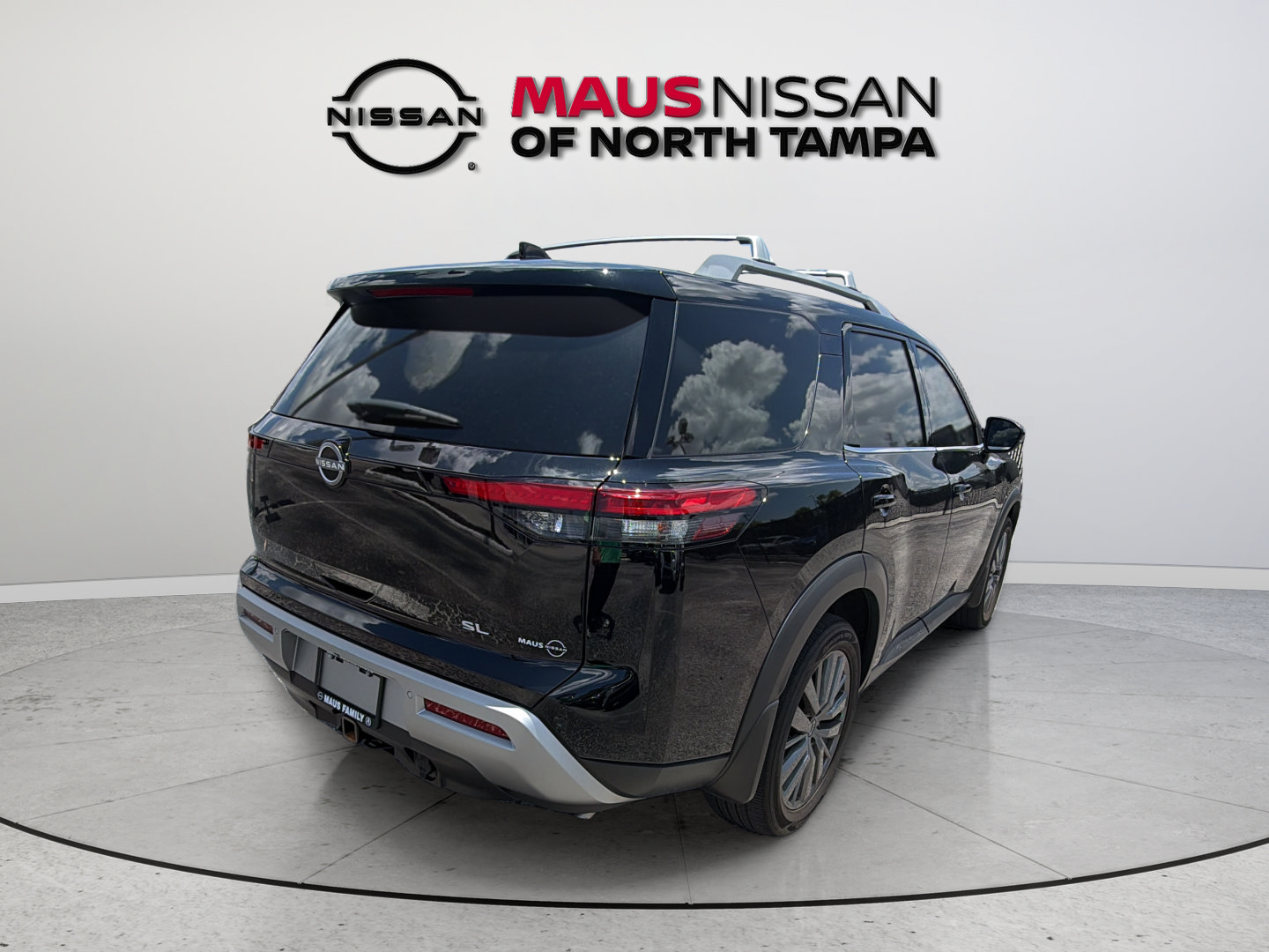Certified 2025 Nissan Pathfinder SL w/ SL Premium Package FWD image 10
