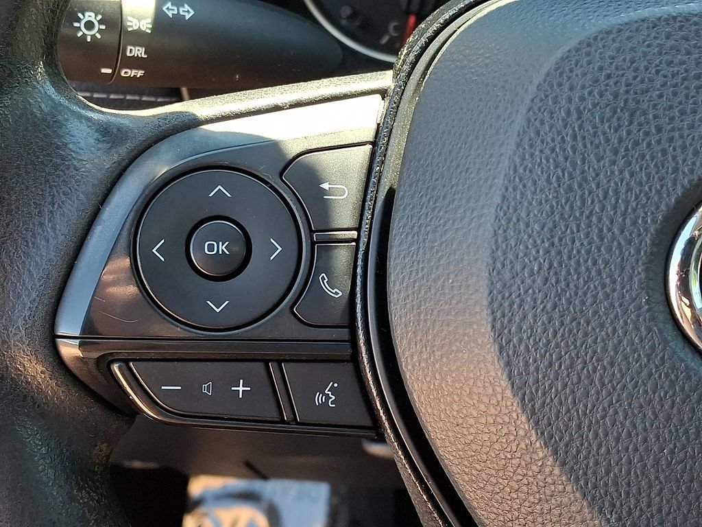 Certified 2021 Toyota RAV4 LE AWD/4WD image 24
