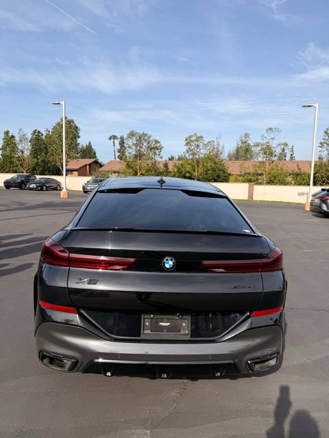 Used 2022 BMW X6 xDrive40i w/ M Sport Package image 4