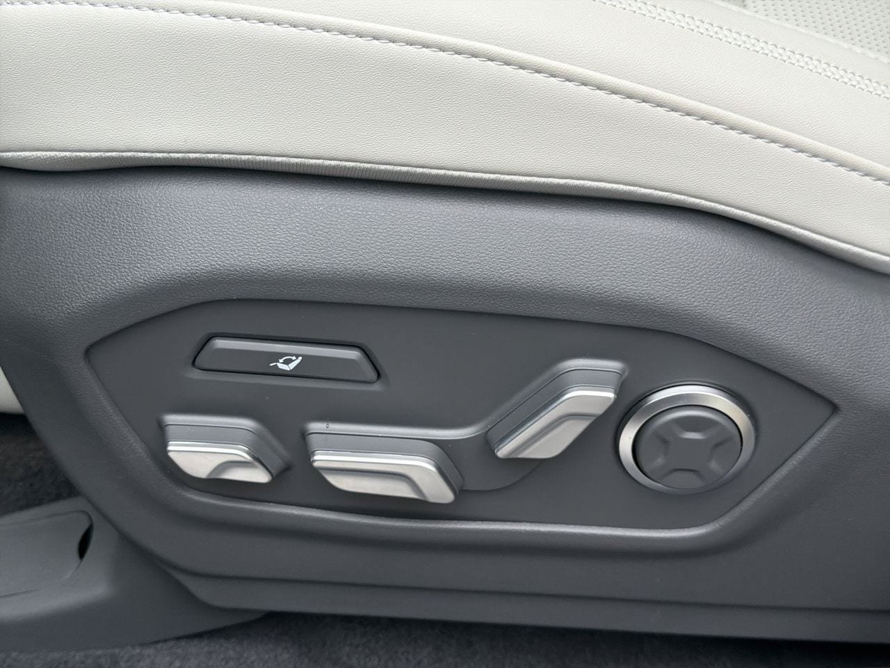 New 2027 Hyundai Santa Fe Calligraphy AWD/4WD image 12