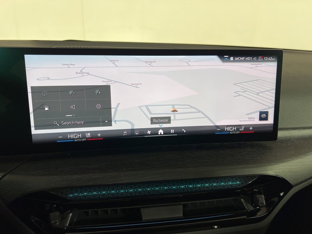 Certified 2025 BMW 330i xDrive Sedan w/ M Sport Package image 7