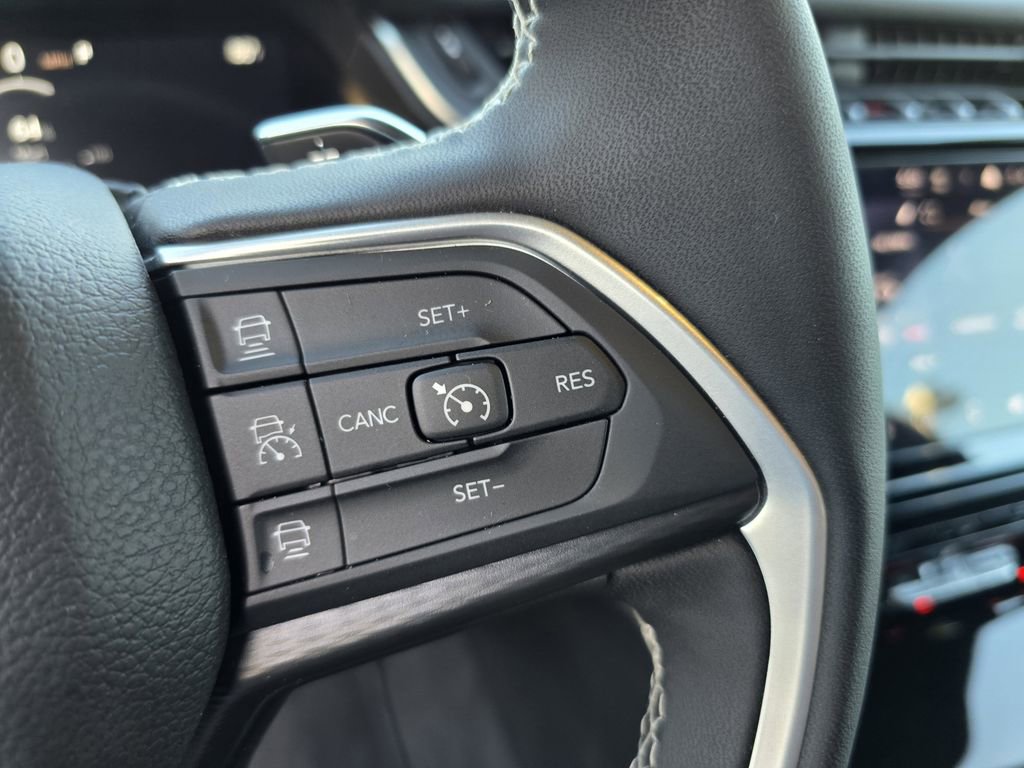 Used 2025 Jeep Grand Cherokee L Altitude image 24