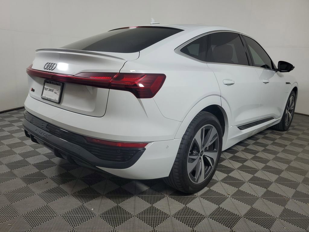 Used 2024 Audi Q8 e-tron Premium Plus w/ Premium Plus Package image 6