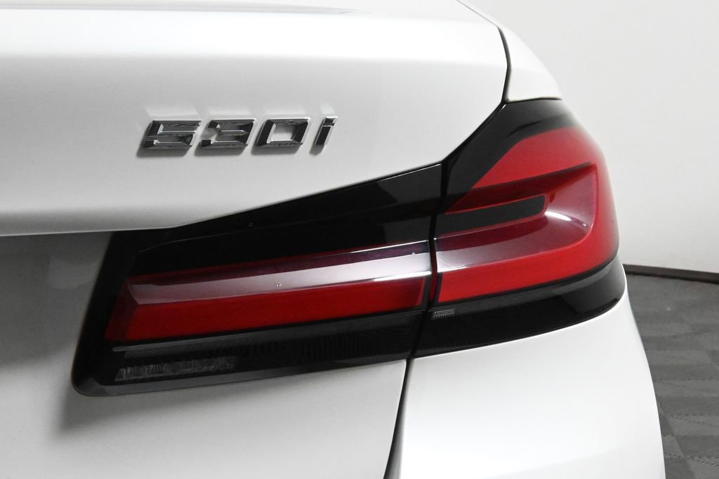 Certified 2022 BMW 530i xDrive w/ Convenience Package image 13