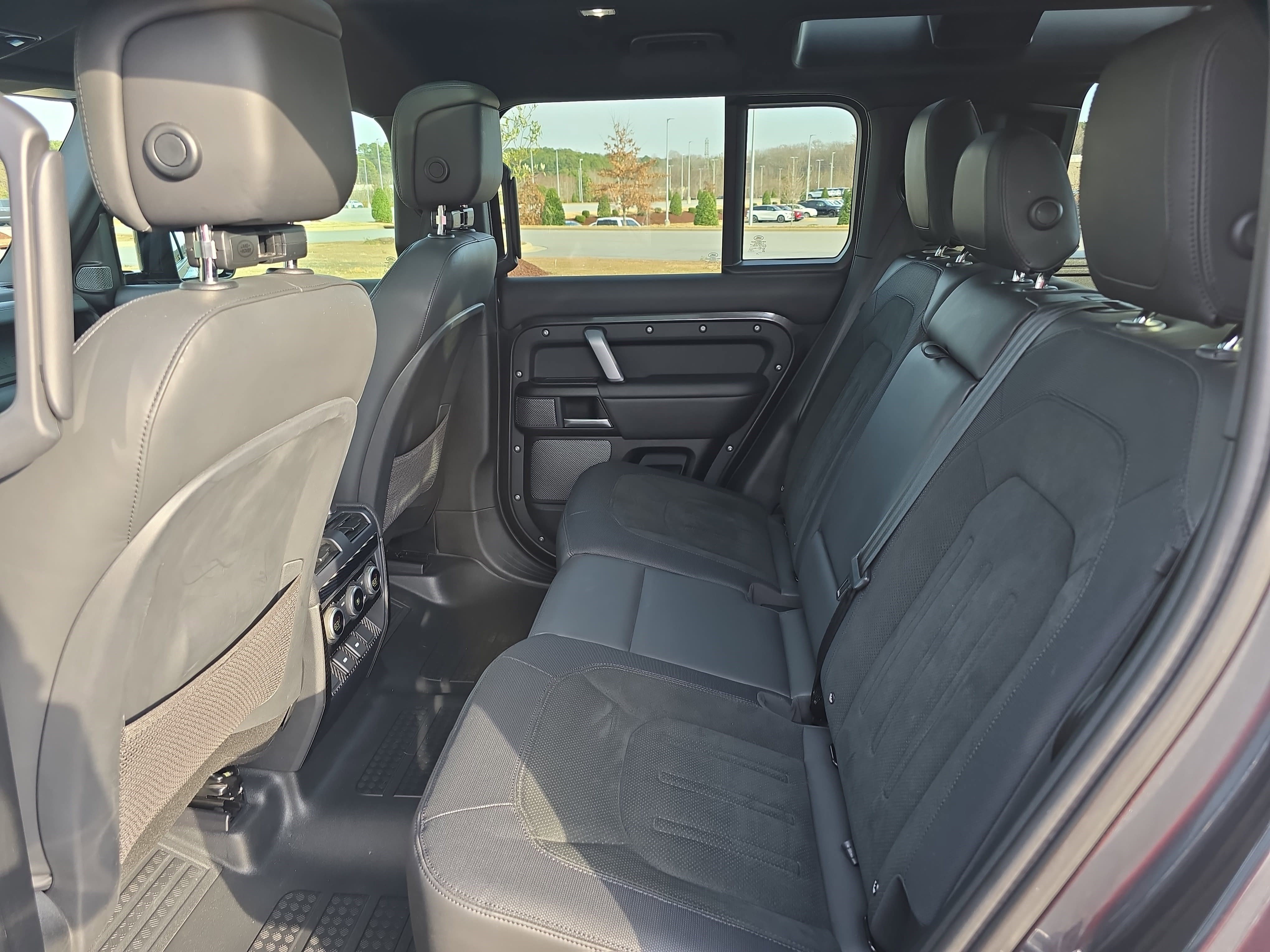 Used 2023 Land Rover Defender 110 V8 image 14