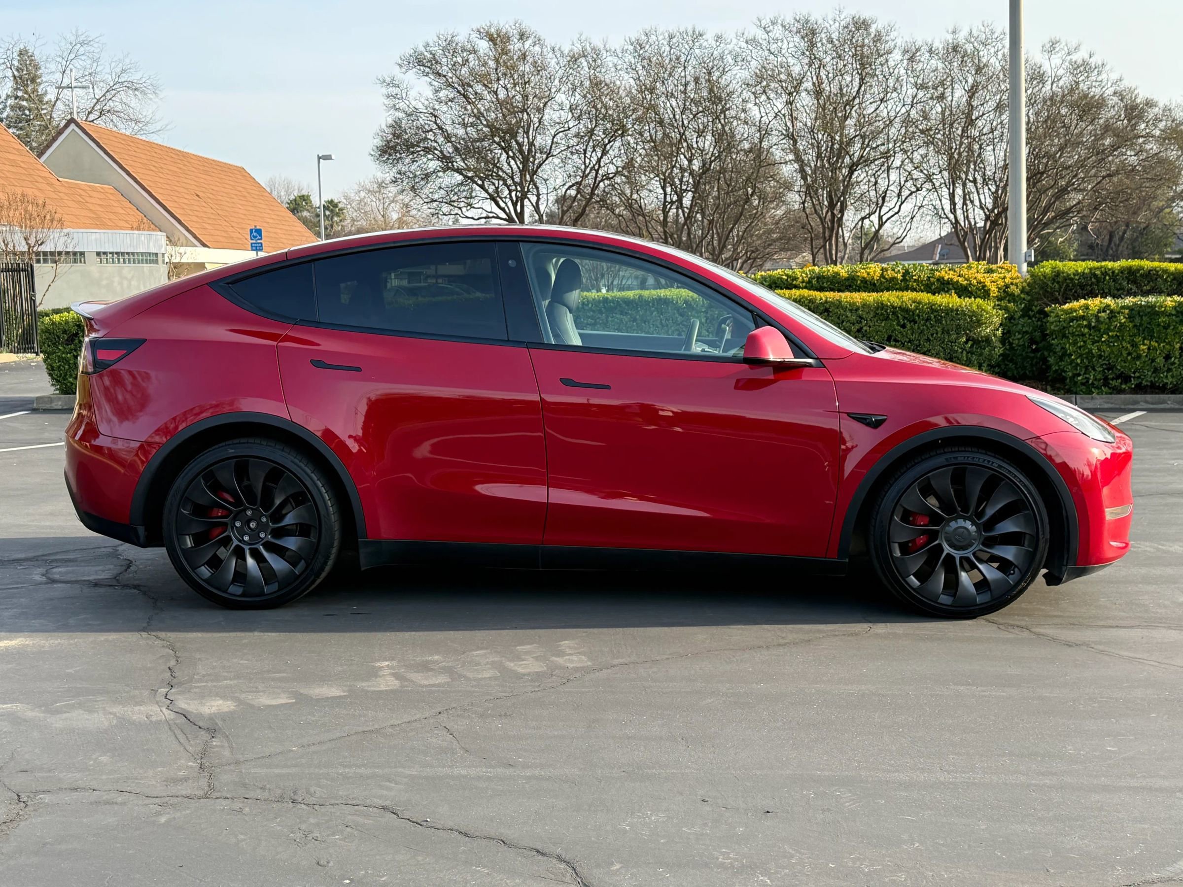 Used 2022 Tesla Model Y Performance image 4