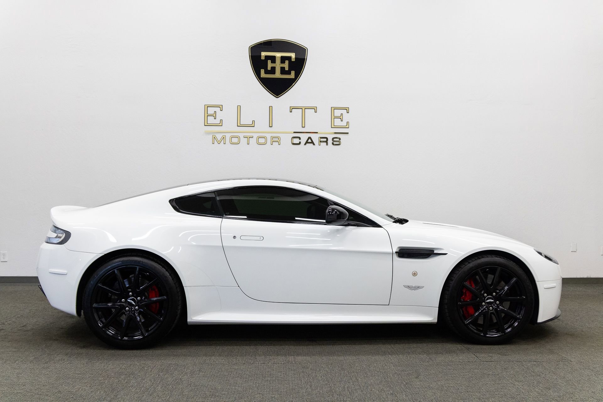 Used 2011 Aston Martin V8 Vantage S RWD image 8
