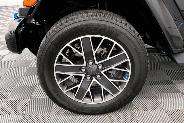 Used 2023 Jeep Wrangler Unlimited Sahara image 10